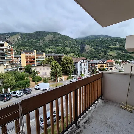 Apartment Centre *